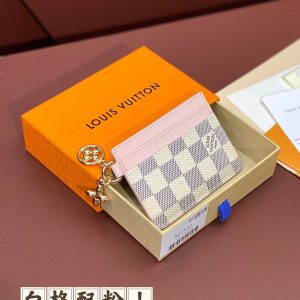 Louis Vuitton Porto Cult Charm: Réplica 1:1 de Alta Gama con Cuero Legítimo 1122133666 - front view