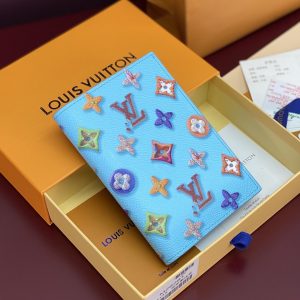 Réplica Louis Vuitton Monogram Donuts de Calidad 1:1, Pasaporte Azul Claro 1149973923 - front view