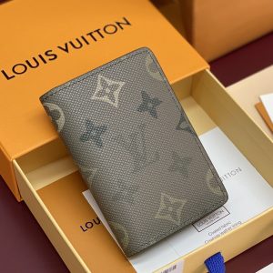 Louis Vuitton Monogram Brushed Cartera de Mano Réplica 1:1 con Envío Rápido 1149974001 - front view