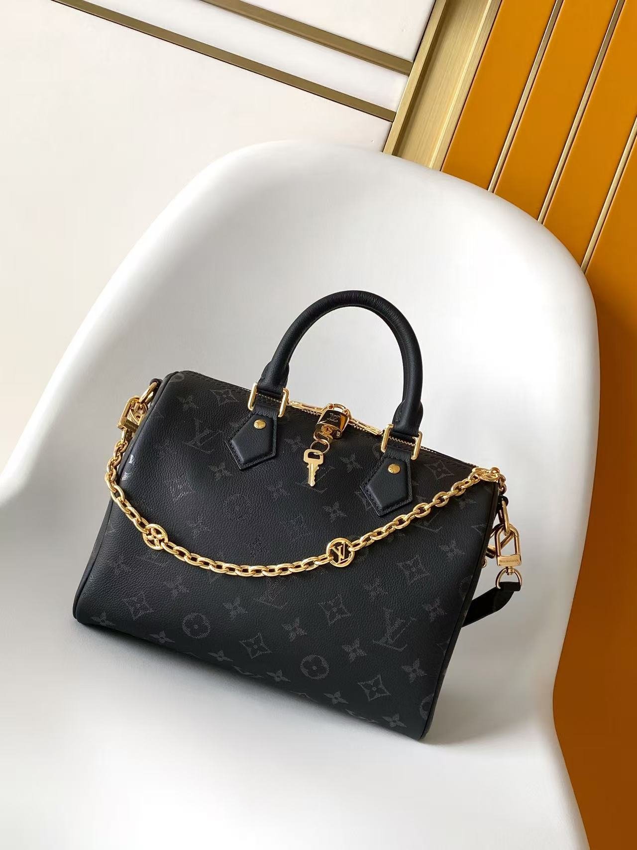 Réplica Louis Vuitton Sedy Bandoulière 25 de Alta Gama con Calidad Espejo 1140657209 - front view | Louis Vuitton