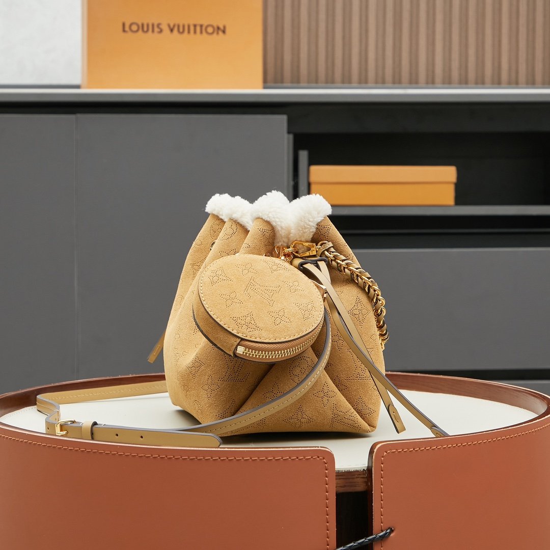 Louis Vuitton Bella Ski: Bolso Réplica 1:1 de Alta Gama con Cuero Auténtico 1121822536 - side view | Louis Vuitton