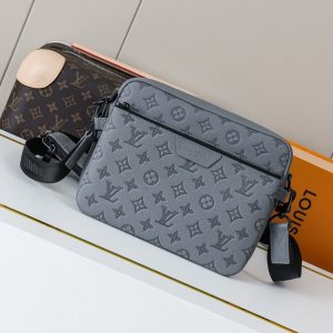 Louis Vuitton Trio Messenger Réplica 1:1 de Alta Gama con Calidad Espejo 1153586028 - side view | Louis Vuitton